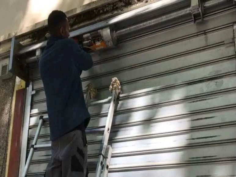 Réparation de moteurs de rideaux métalliques à Paris 18