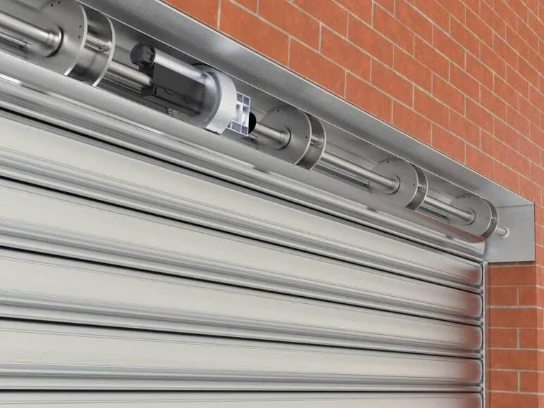 Rideau à lames pleines motorisé