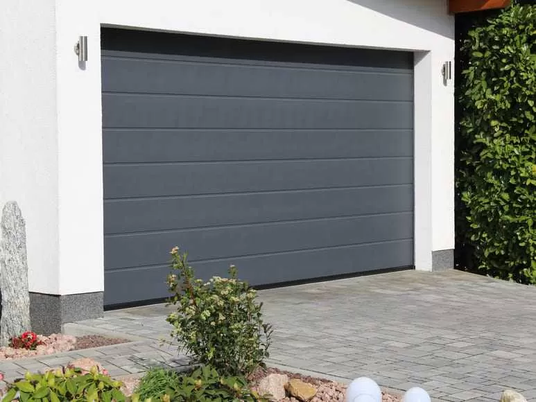 Porte de garage sectionnelle sur mesure