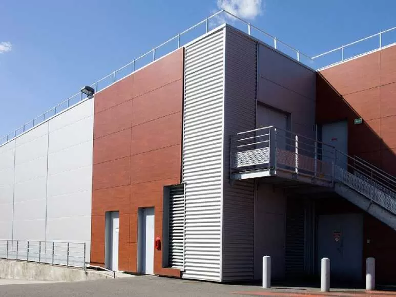 Bardage métallique pour les bâtiments industriels