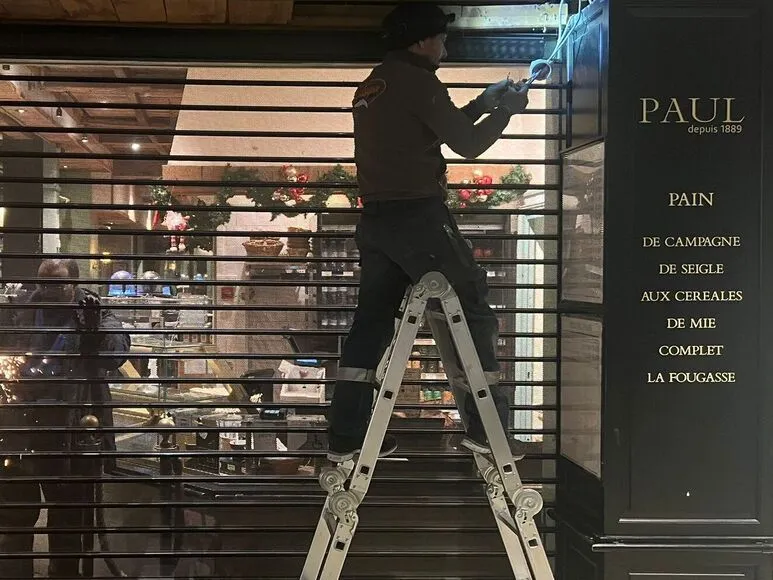 Installation de rideau métallique à Crosne 91560