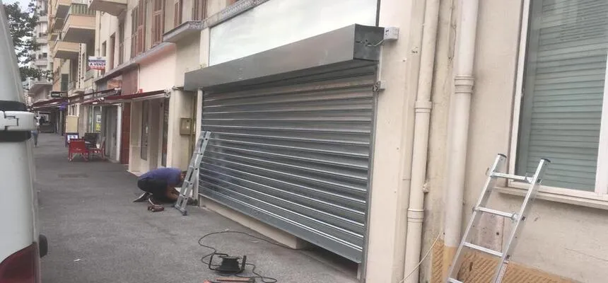 comment débloquer un rideau métallique électrique ?