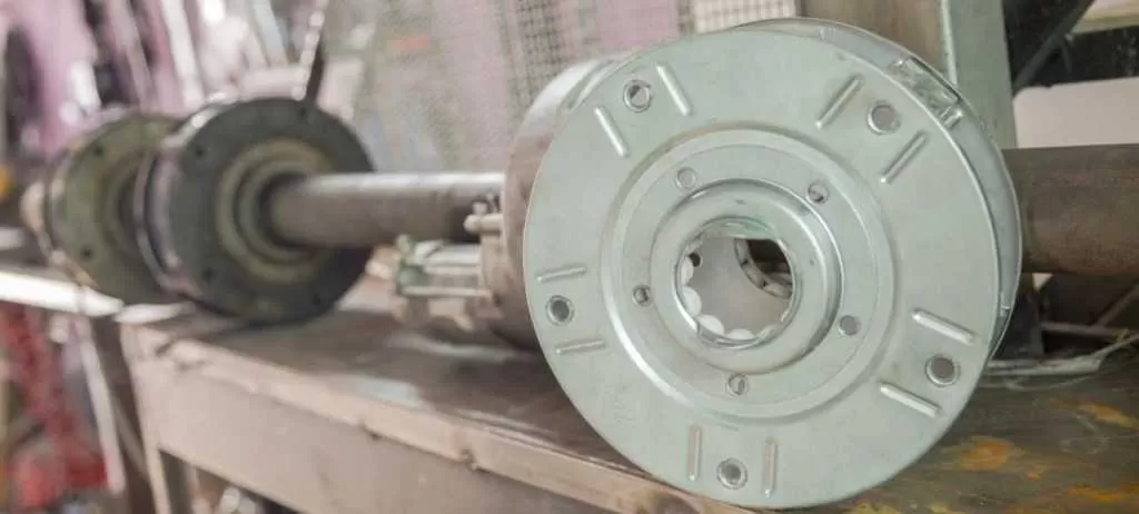 retrait de l'ancien moteur du rideau métallique