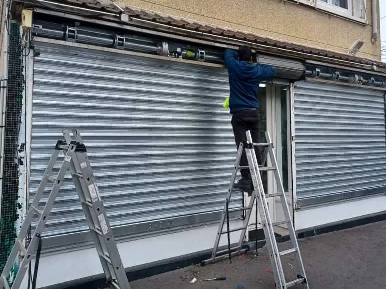 Maintenance de rideau métallique à Savigny le Temple