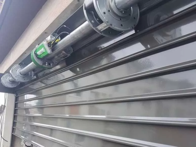 Déblocage d’un rideau métallique électrique