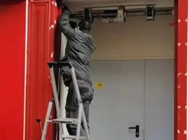 Déblocage rideau métallique à 94550