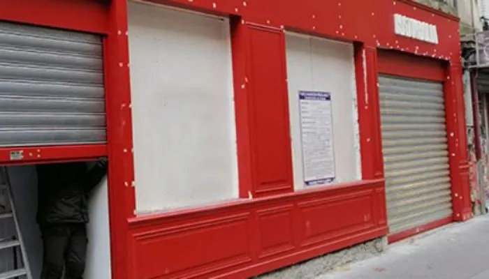 Installation de rideaux métalliques