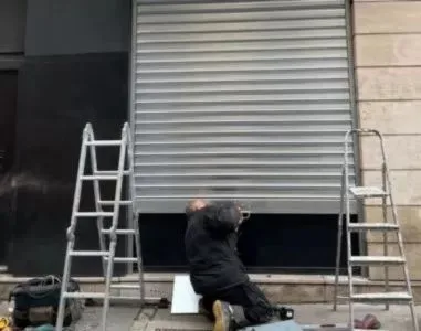 Changement de serrures rideau métallique Villecresnes