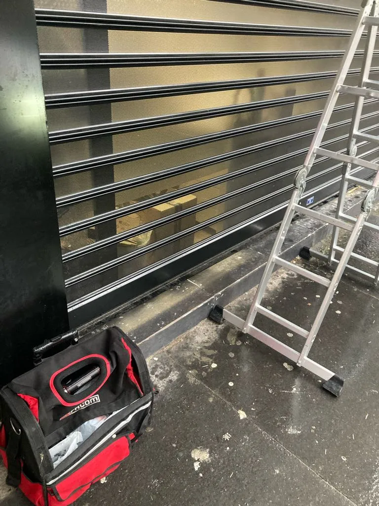 dépannage rideaux métalliques à 93360