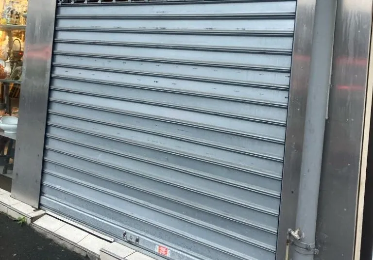 déblocage des rideaux métalliques à Bobigny
