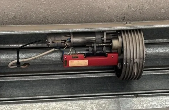 moteur de rideau métallique en panne
